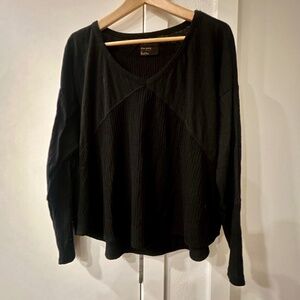 Free Press black waffle-knit pullover – size M